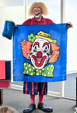 Melvin Tix med Smiley silketørkle